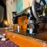 Vintage Sewing Machine - Singer - Image 5