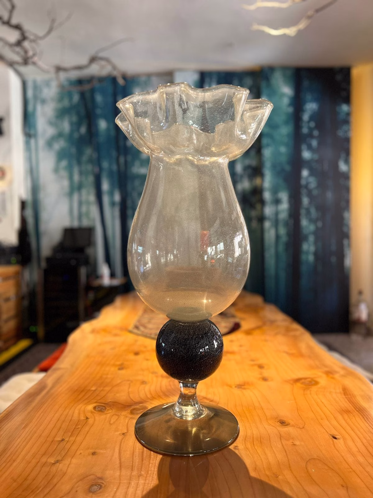 Tulip Shaped Vase – Made in Italy — RockFort Boutique Lebanon Tulip Shaped Vase – Made in Italy — RockFort Boutique Lebanon
