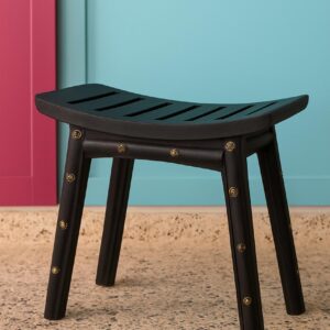 Elegant Retro Stool in Solid Wood – Simple Design