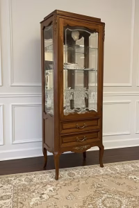 Large 174cm walnut wood showcase vitrine with mirrored back, brass drawer pulls, and frosted glass detailing, brand new luxury furniture